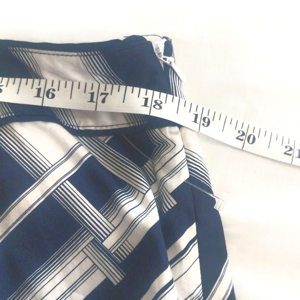 Talbots Women's  Geometric Print Pleated Swing Skirt - Picture 8 of 9